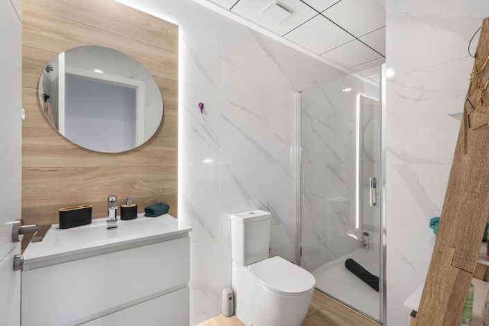 Image No.18-2 Bed Townhouse for sale