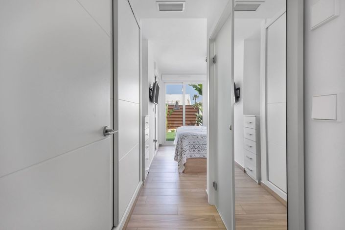 Image No.19-2 Bed Townhouse for sale