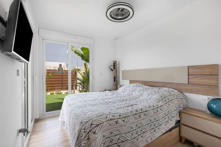 Image No.21-2 Bed Townhouse for sale