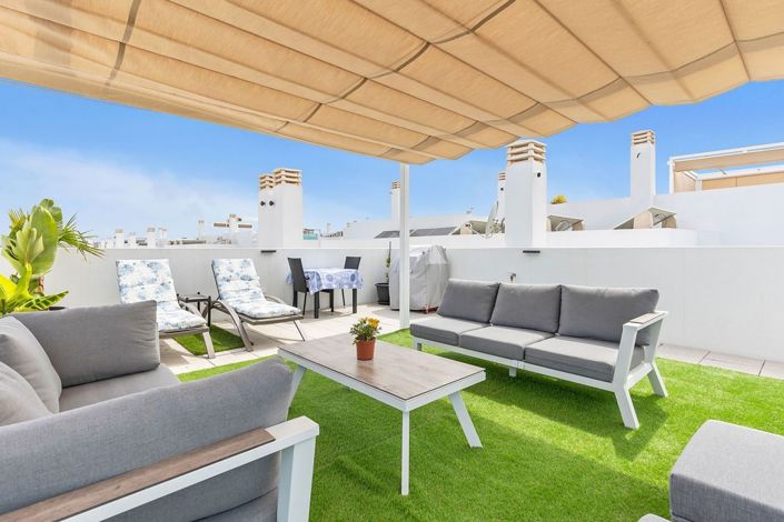 Image No.26-2 Bed Townhouse for sale