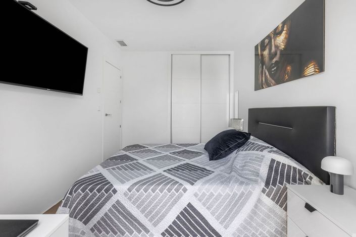 Image No.29-2 Bed Townhouse for sale