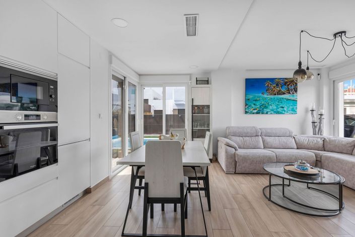 Image No.34-2 Bed Townhouse for sale