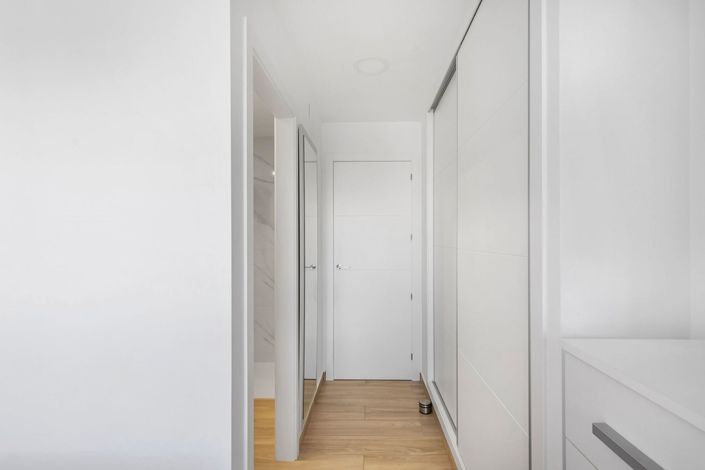 Image No.38-2 Bed Townhouse for sale