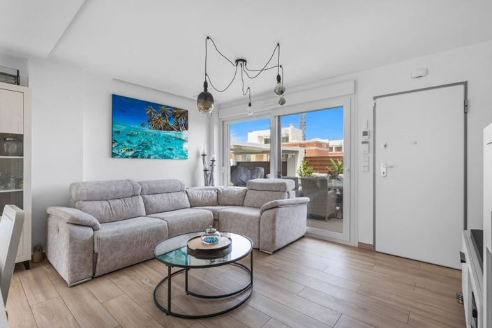 Image No.8-2 Bed Townhouse for sale