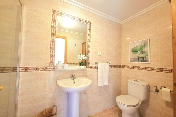 Image No.11-2 Bed Apartment for sale