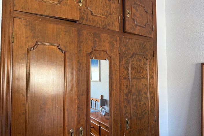 Image No.12-2 Bed Townhouse for sale