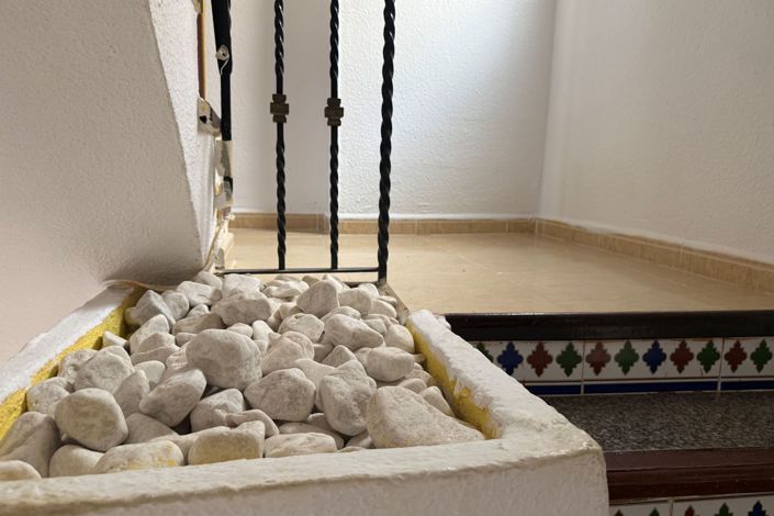 Image No.17-2 Bed Townhouse for sale