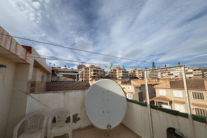 Image No.28-2 Bed Townhouse for sale