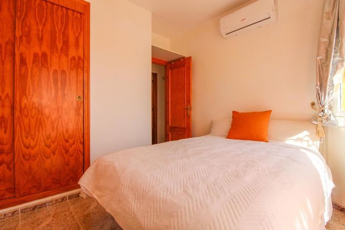 Image No.17-2 Bed Townhouse for sale