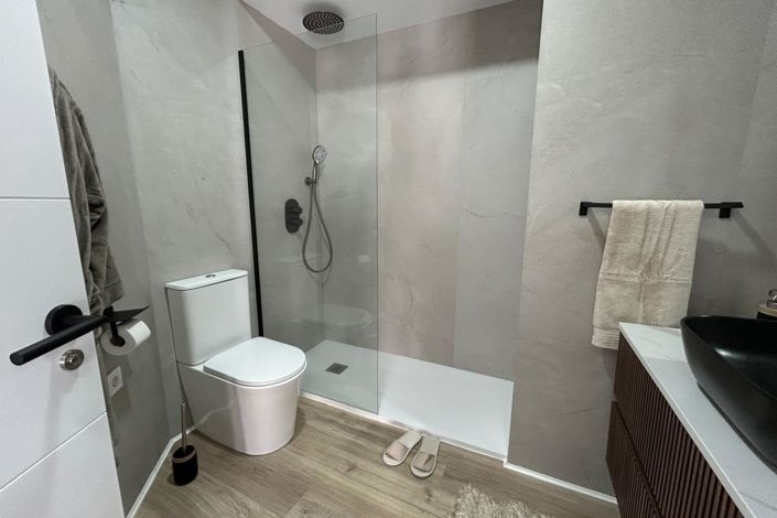 Image No.17-4 Bed Townhouse for sale