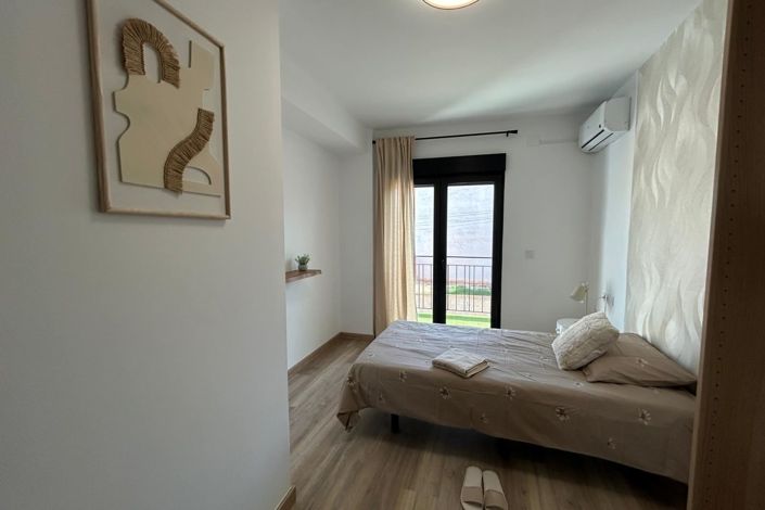 Image No.21-4 Bed Townhouse for sale