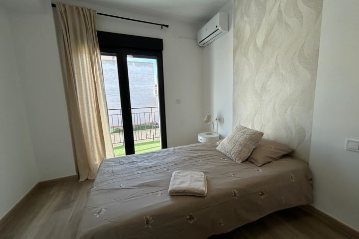 Image No.22-4 Bed Townhouse for sale