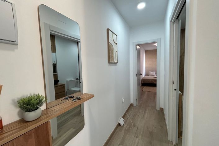 Image No.25-4 Bed Townhouse for sale