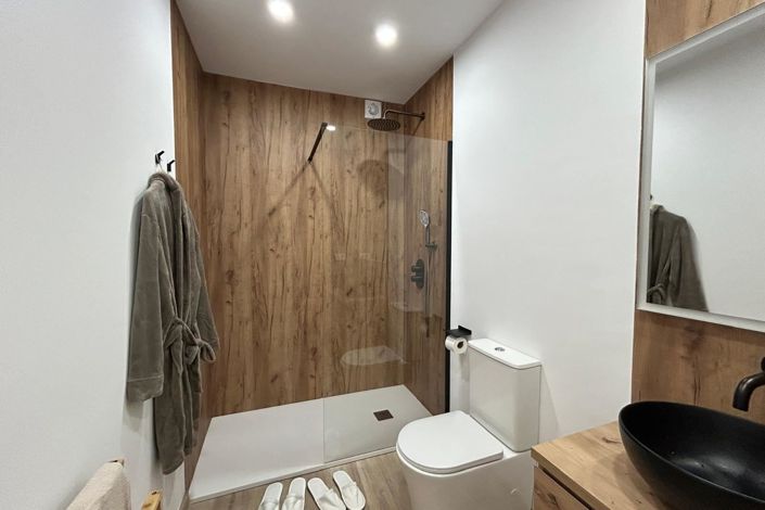 Image No.26-4 Bed Townhouse for sale