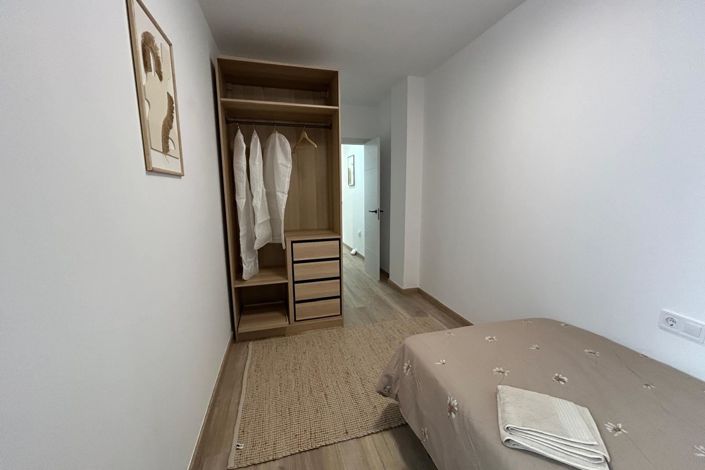 Image No.30-4 Bed Townhouse for sale