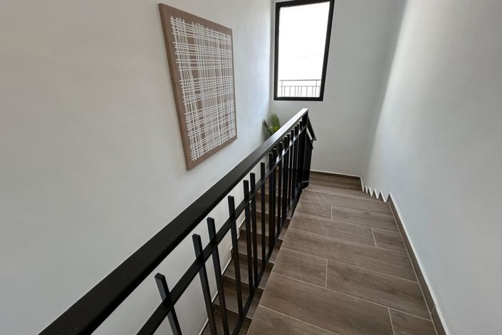 Image No.32-4 Bed Townhouse for sale