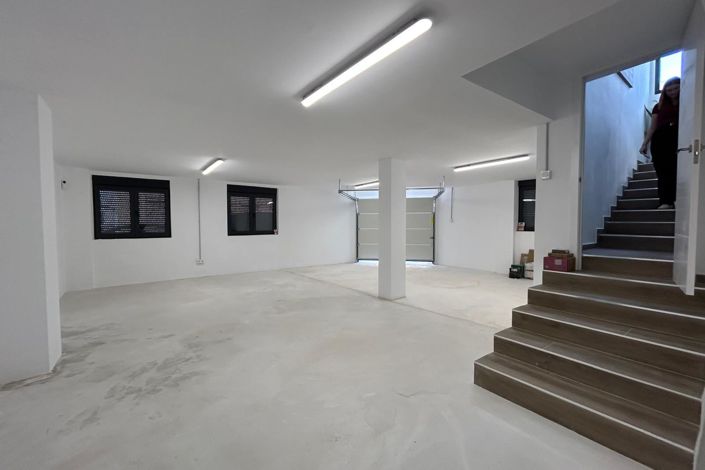 Image No.36-4 Bed Townhouse for sale