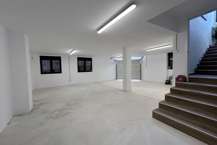 Image No.37-4 Bed Townhouse for sale