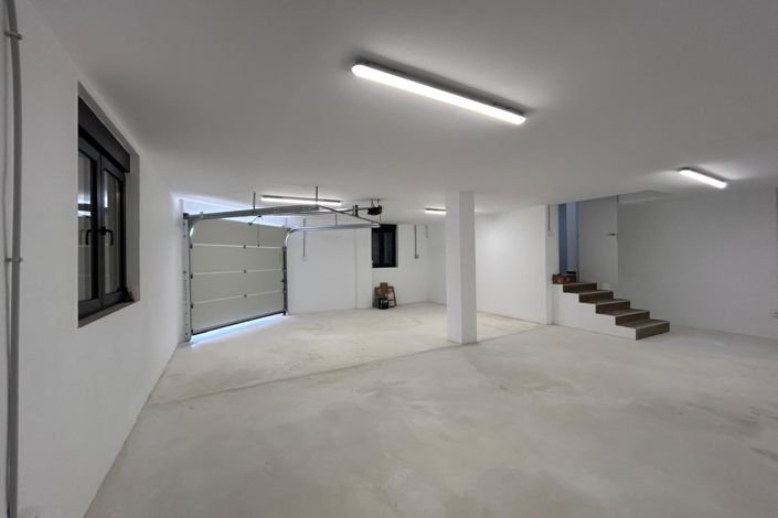 Image No.38-4 Bed Townhouse for sale