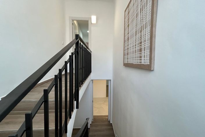 Image No.39-4 Bed Townhouse for sale