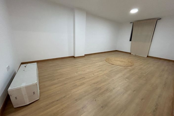 Image No.42-4 Bed Townhouse for sale