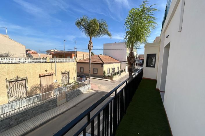 Image No.5-4 Bed Townhouse for sale