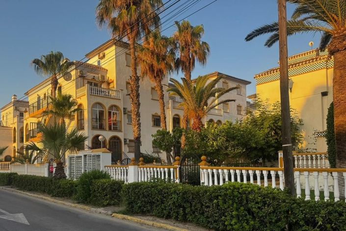 Image No.14-3 Bed Apartment for sale