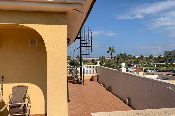 Image No.4-Villa de 6 chambres à vendre à Los Balcones