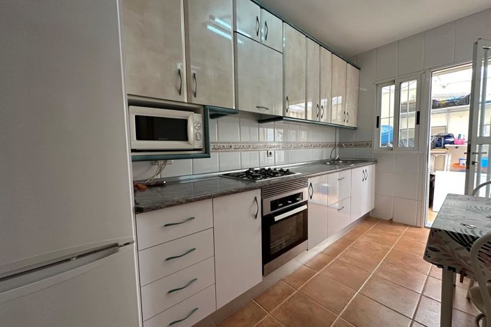 Image No.13-4 Bed Townhouse for sale