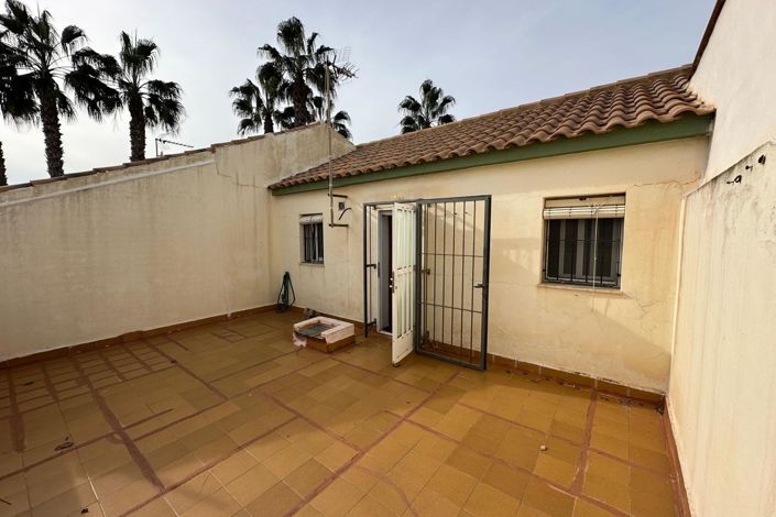 Image No.18-4 Bed Townhouse for sale