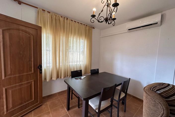 Image No.19-4 Bed Townhouse for sale