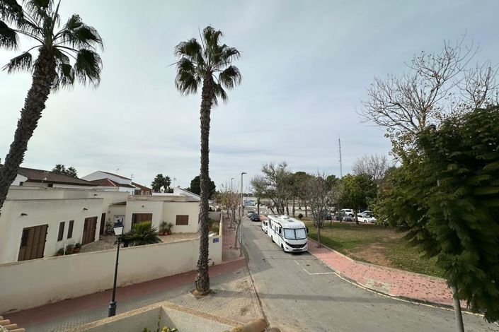 Image No.26-4 Bed Townhouse for sale