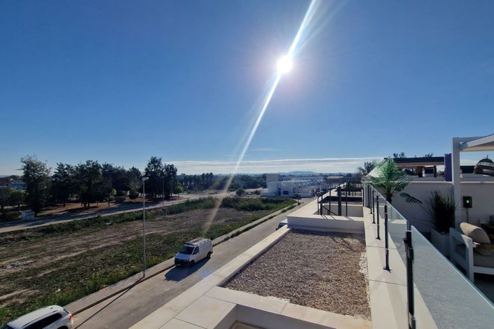 Image No.21-3 Bed Townhouse for sale