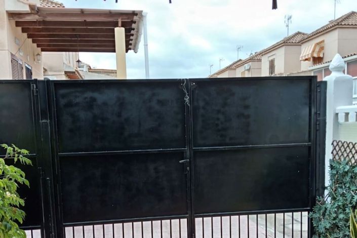 Image No.34-2 Bed Townhouse for sale