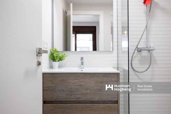 Image No.20-2 Bed Apartment for sale