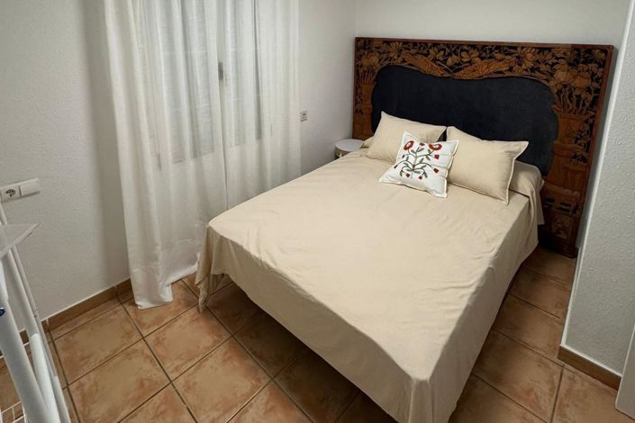 Image No.12-3 Bed Townhouse for sale