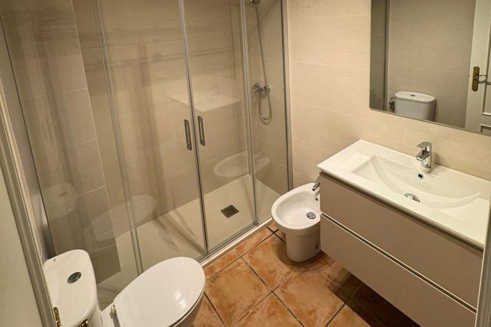 Image No.14-3 Bed Townhouse for sale