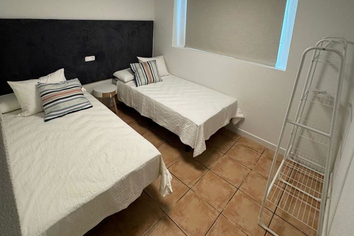 Image No.17-3 Bed Townhouse for sale