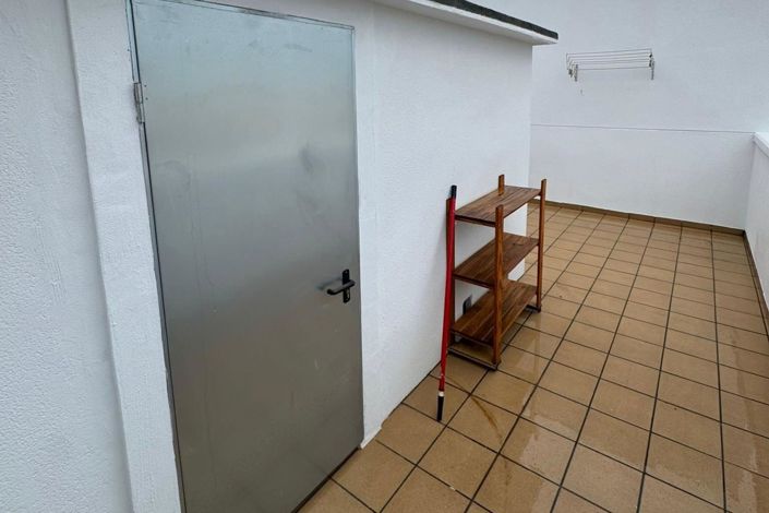 Image No.18-3 Bed Townhouse for sale