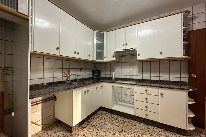 Image No.20-3 Bed Apartment for sale