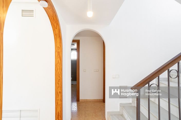 Image No.12-4 Bed Villa for sale