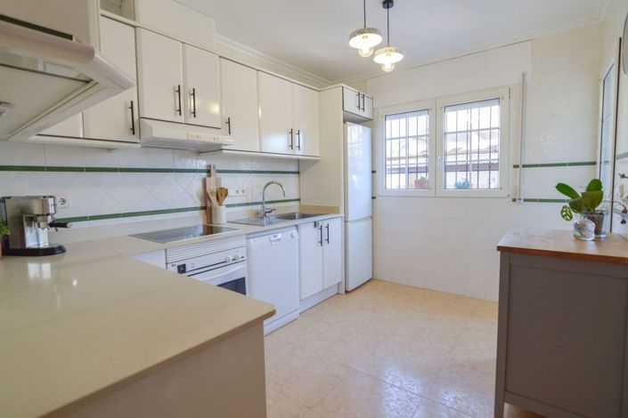 Image No.24-4 Bed Villa for sale