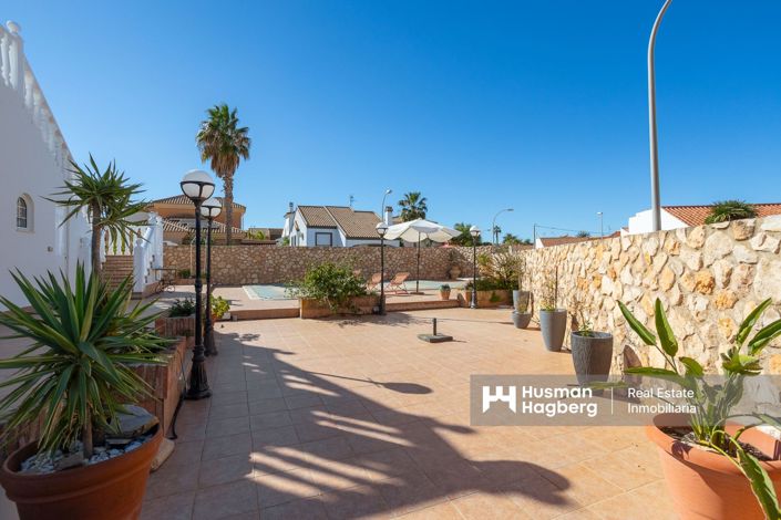 Image No.47-4 Bed Villa for sale