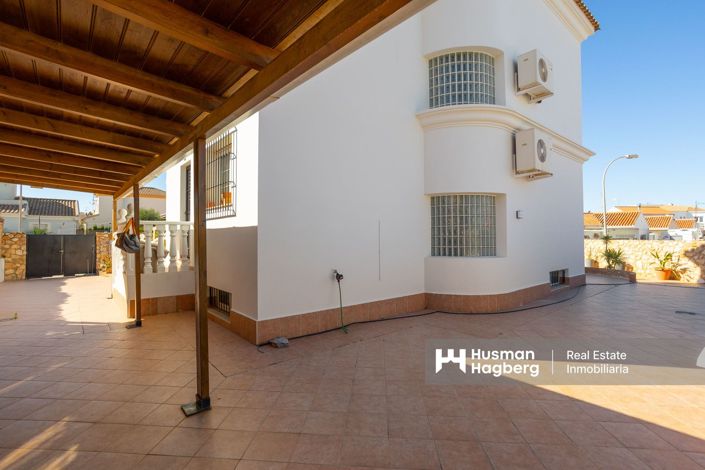 Image No.48-4 Bed Villa for sale