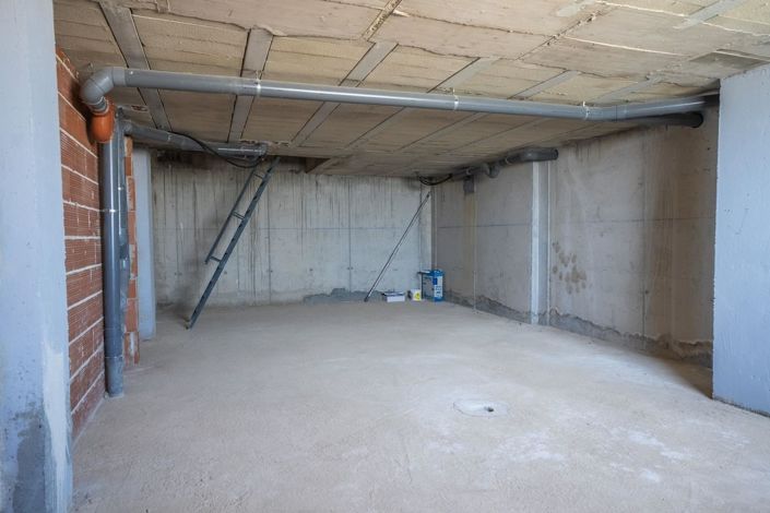 Image No.44-6 Bed Villa for sale