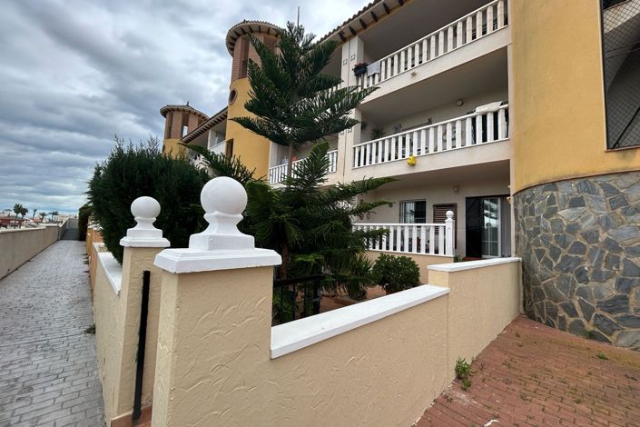 Image No.28-2 Bed Apartment for sale