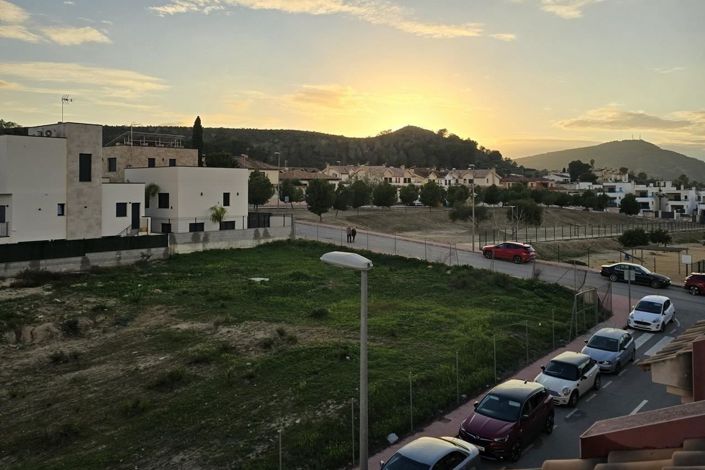 Image No.10-3 Bed Townhouse for sale