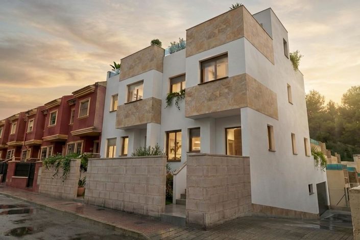 Image No.21-3 Bed Townhouse for sale