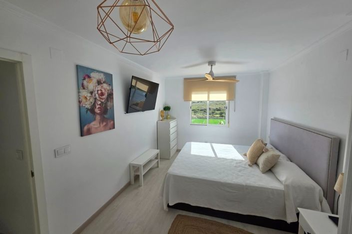 Image No.10-3 Bed Apartment for sale