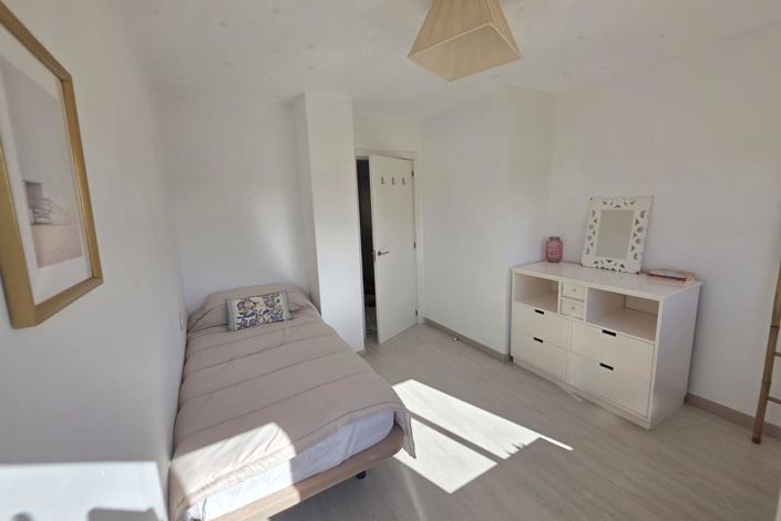 Image No.29-3 Bed Apartment for sale